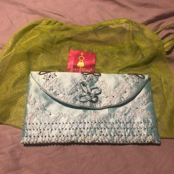 Clutch - Picture 1 of 4